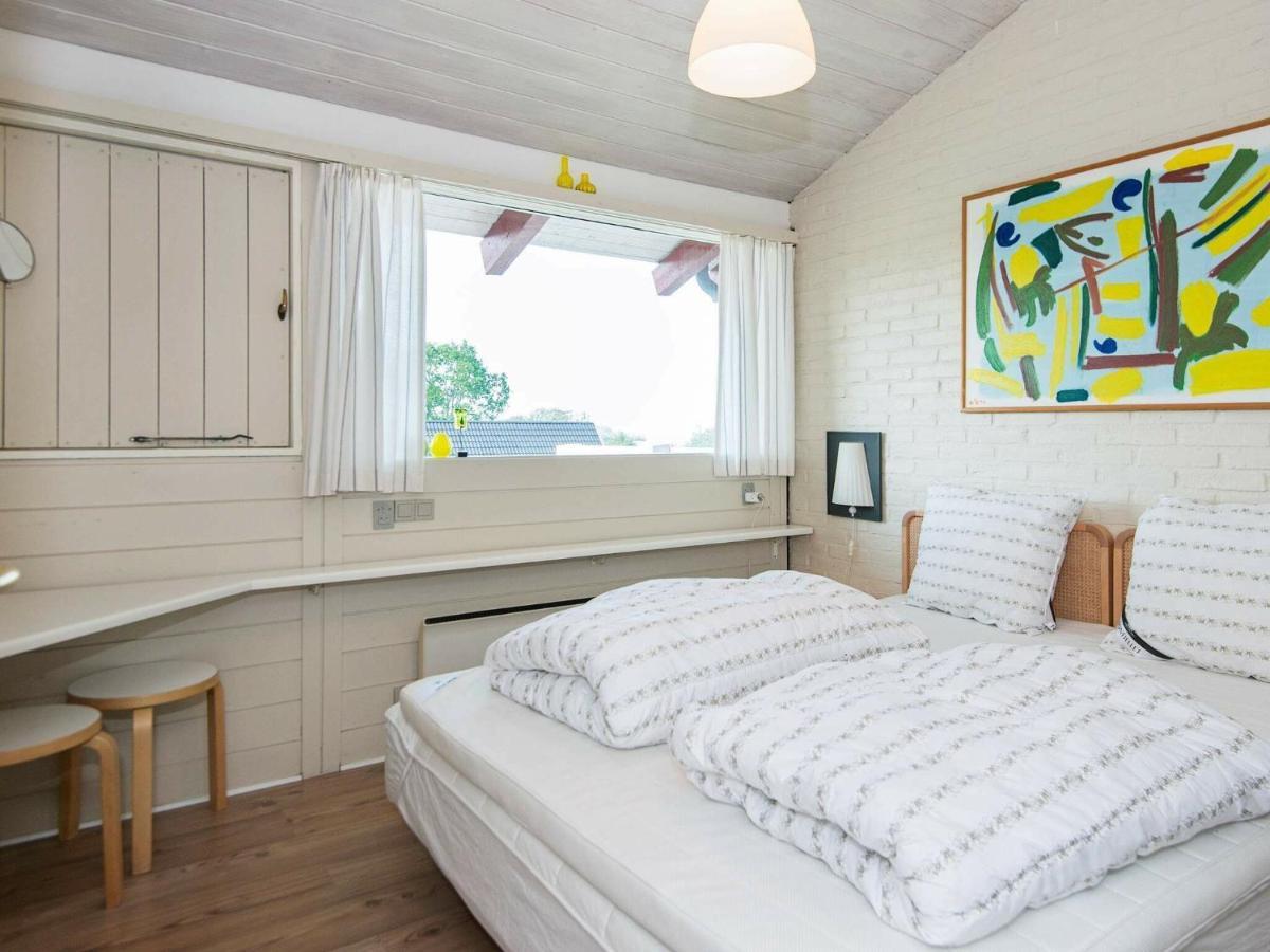 6 Person Holiday Home In Обенро Номер фото