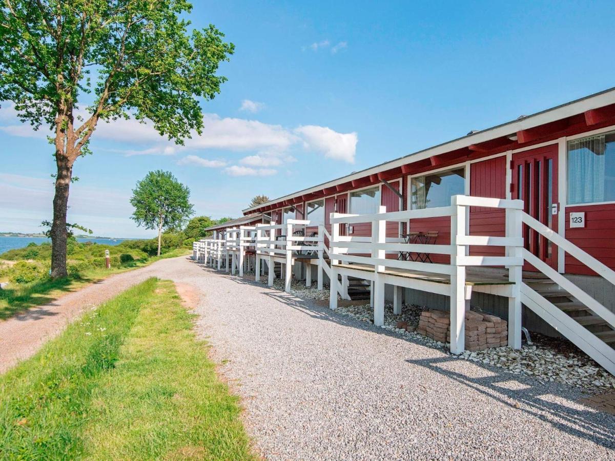 6 Person Holiday Home In Обенро Экстерьер фото
